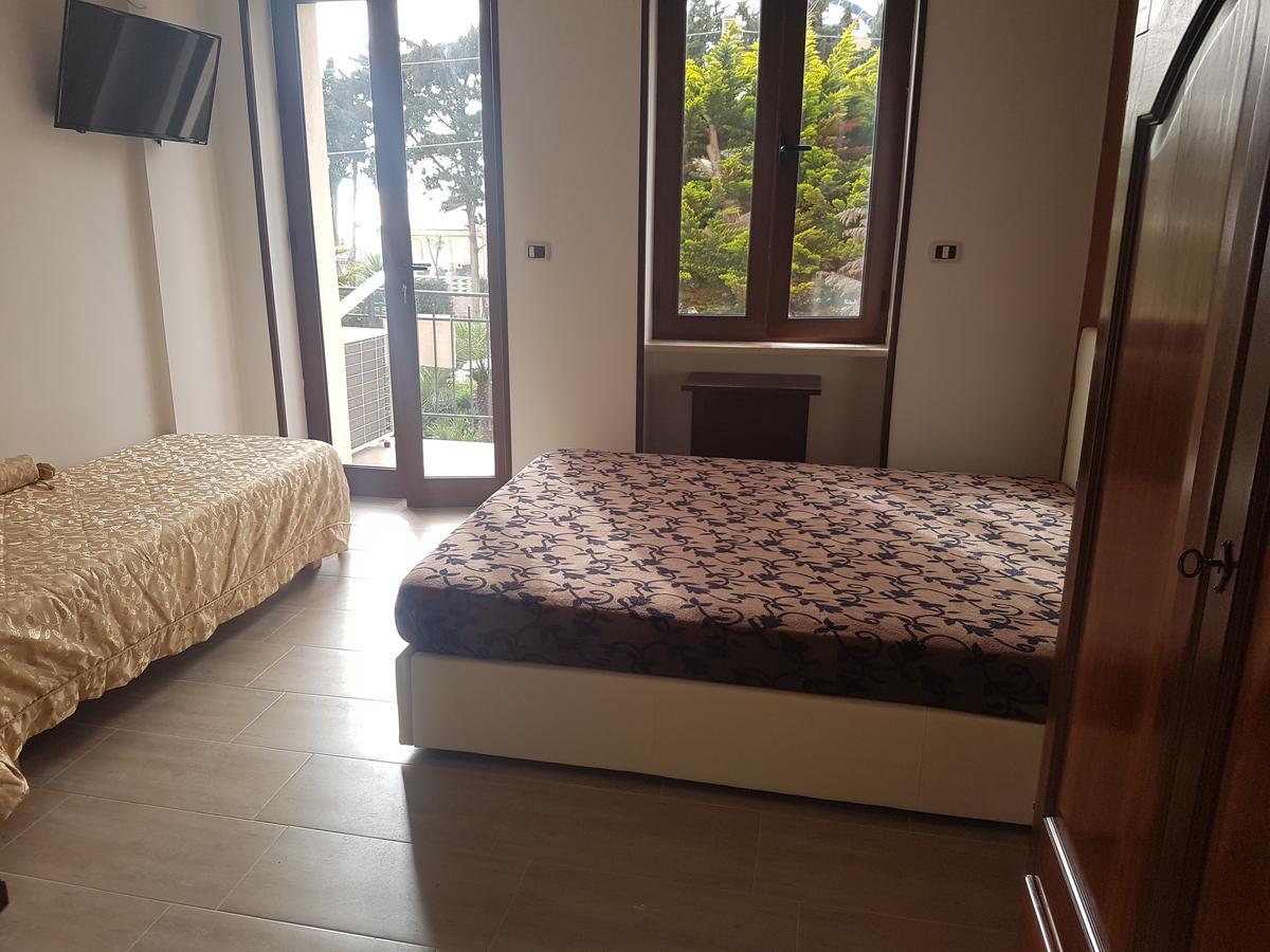 Hôtel Rivabella Beach à Gallipoli Extérieur photo